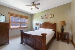 Upper Bedroom (Queen)